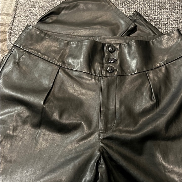 PAIGE Black Vegan Leather Crop Pants | Size 6 | Modern Classic - Picture 6 of 13